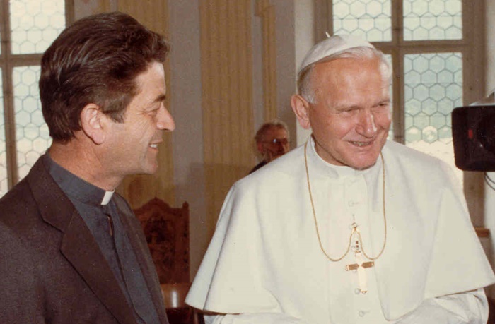 L'abbé André Babel et Jean-Paul II